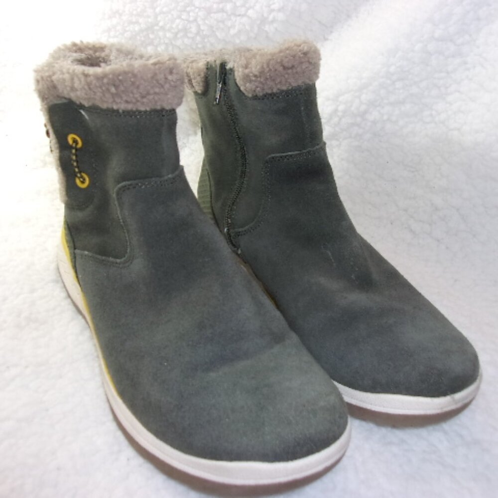 S-149 WOMENS BARETRAPS "KALINA" ANKLE SUEDE BOOTS